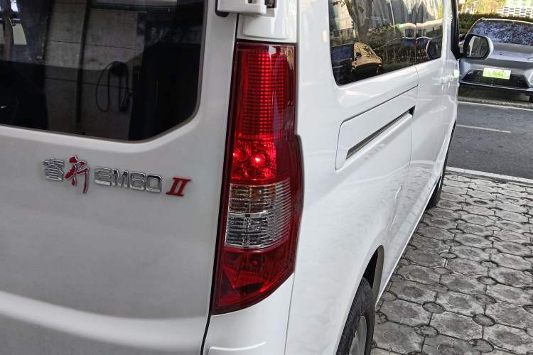 Used CHANGAN KAICHENG Ruixing EM60 2025 Passenger Version Comfort Edition 6 Seats 300 km Range Side-Hinged Doors Exterior 6