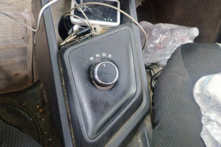 Used CHANGAN KAICHENG Ruixing EM60 2025 Cargo Version Comfort Type 2 Seats 300 km Side-Hinged Doors Gear Lever