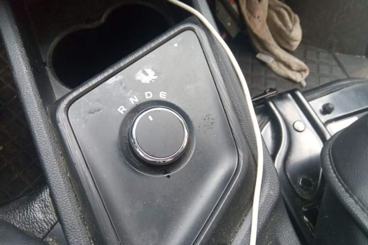 Used CHANGAN KAICHENG Ruixing EM60 2025 Passenger Version Comfort Model 6 Seats 300 km Liftback Door Gear Lever