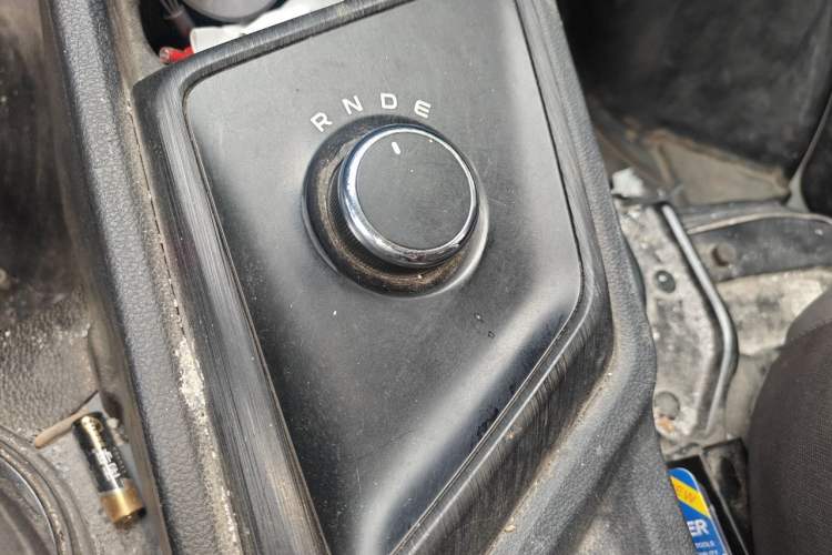 Used CHANGAN KAICHENG Ruixing EM60 2025 Passenger Version Comfort Edition 6 Seats 300 km Range Side-Hinged Doors Gear Lever
