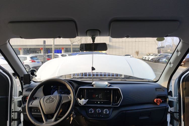 Used CHANGAN KAICHENG Ruixing EM60 2025 Passenger Version Comfort Edition 6 Seats 300 km Range Side-Hinged Doors Headliner