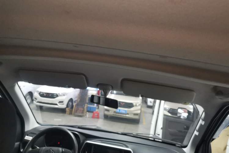 Used CHANGAN KAICHENG Ruixing EM60 2025 Passenger Version Comfort Edition 6 Seats 300 km Range Side-Hinged Doors Headliner