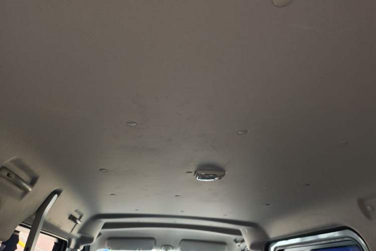 Used CHANGAN KAICHENG Ruixing EM60 2025 Passenger Version Comfort Edition 6 Seats 300 km Range Side-Hinged Doors Headliner