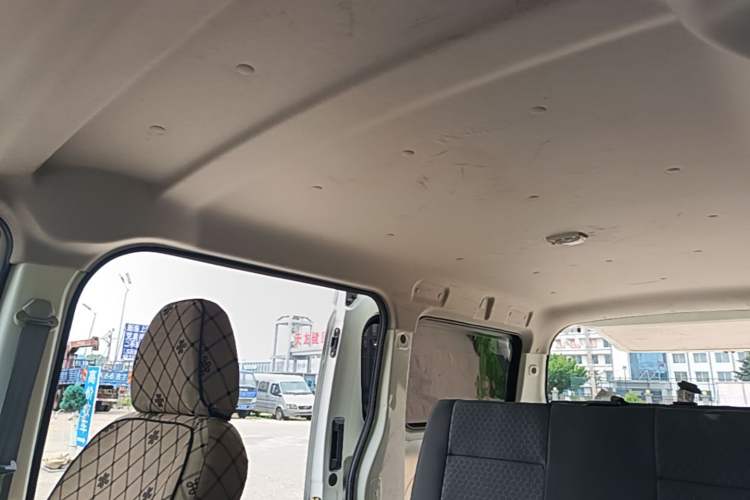 Used CHANGAN KAICHENG Ruixing EM60 2025 Passenger Version Comfort Model 6 Seats 300 km Liftback Door Headliner
