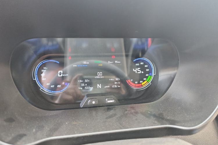 Used CHANGAN KAICHENG Ruixing EM60 2025 Passenger Version Comfort Model 6 Seats 300 km Liftback Door Instrument Cluster