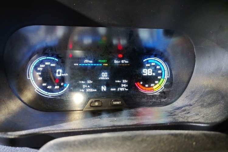 Used CHANGAN KAICHENG Ruixing EM60 2025 Passenger Version Comfort Model 7 Seats 300 km Range Liftback Door Instrument Cluster