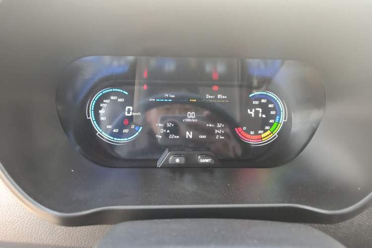 Used CHANGAN KAICHENG Ruixing EM60 2025 Passenger Version Comfort Edition 6 Seats 300 km Range Side-Hinged Doors Instrument Cluster