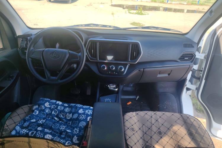 Used CHANGAN KAICHENG Ruixing EM60 2025 Passenger Version Comfort Model 6 Seats 300 km Liftback Door Interior 3