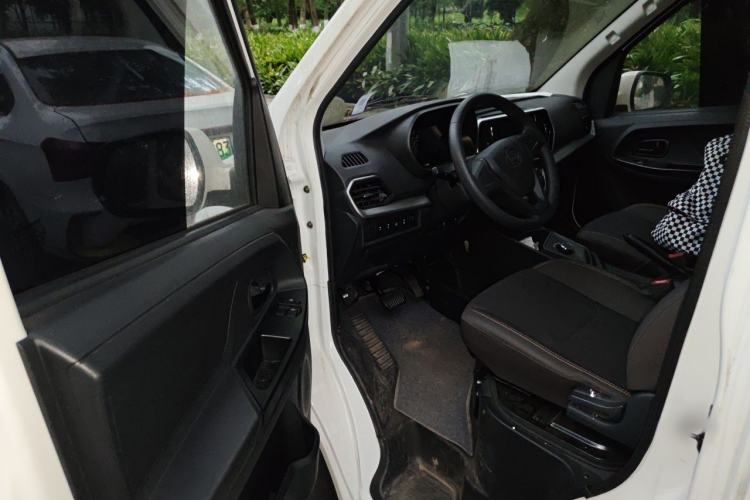 Used CHANGAN KAICHENG Ruixing EM60 2025 Passenger Version Comfort Model 6 Seats 300 km Liftback Door Interior 3