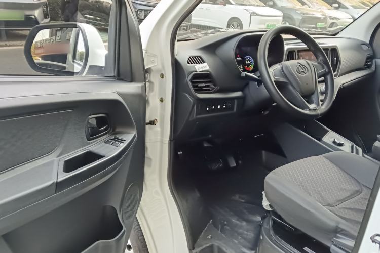 Used CHANGAN KAICHENG Ruixing EM60 2025 Passenger Version Comfort Edition 6 Seats 300 km Range Side-Hinged Doors Interior 3