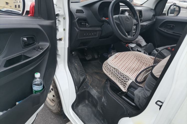 Used CHANGAN KAICHENG Ruixing EM60 2025 Passenger Version Comfort Edition 6 Seats 300 km Range Side-Hinged Doors Interior 3