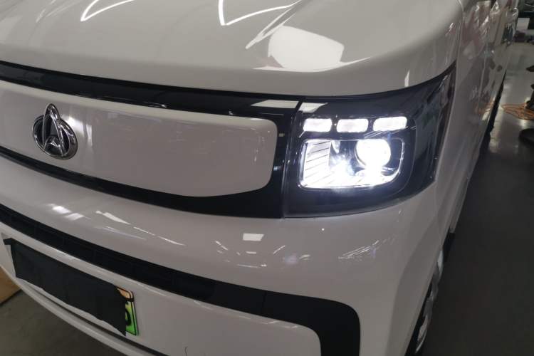 Used CHANGAN KAICHENG Ruixing EM60 2025 Passenger Version Comfort Edition 6 Seats 300 km Range Side-Hinged Doors Left Front Headlight