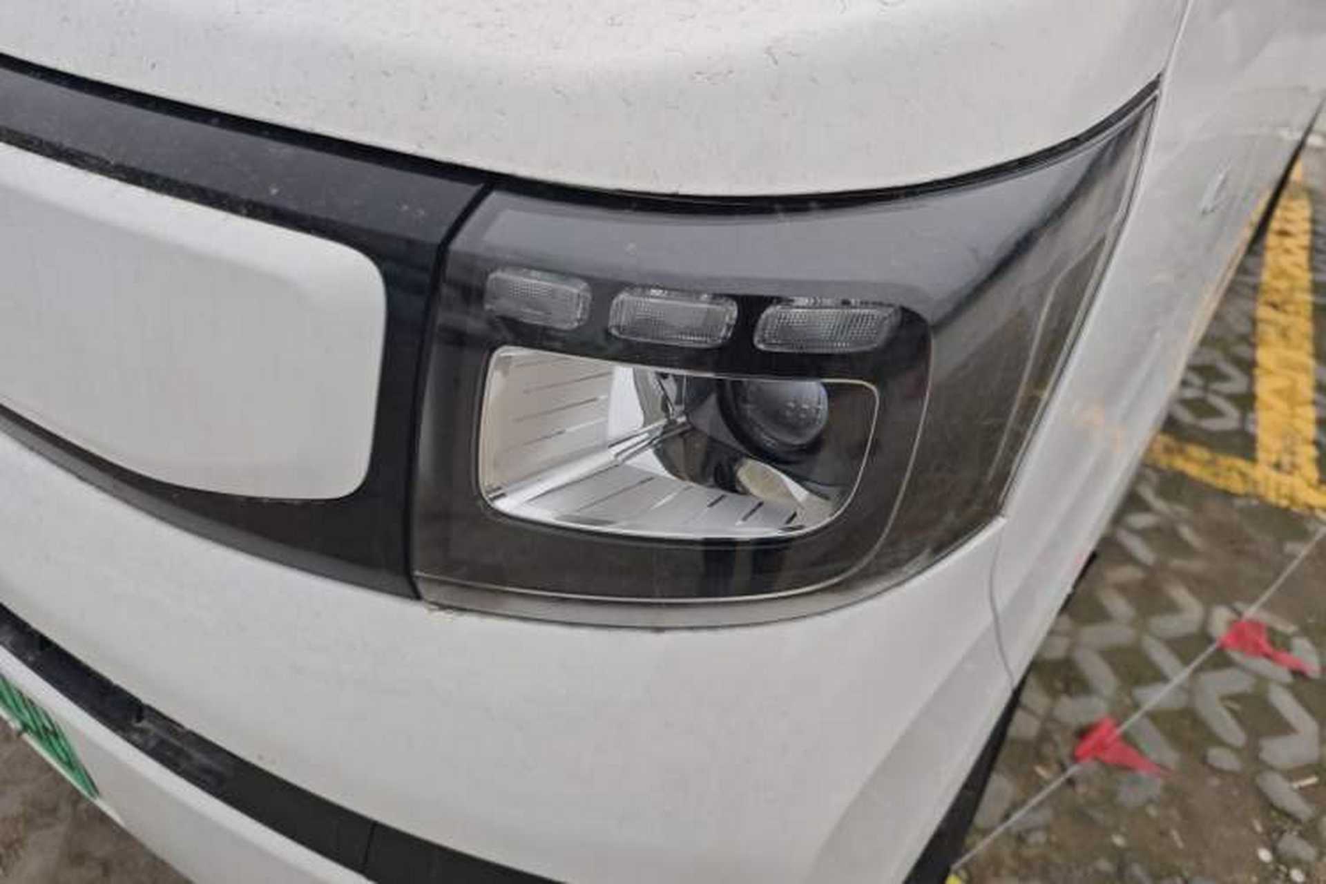 Used CHANGAN KAICHENG Ruixing EM60 2025 Passenger Version Comfort Model 6 Seats 300 km Liftback Door Left Front Headlight