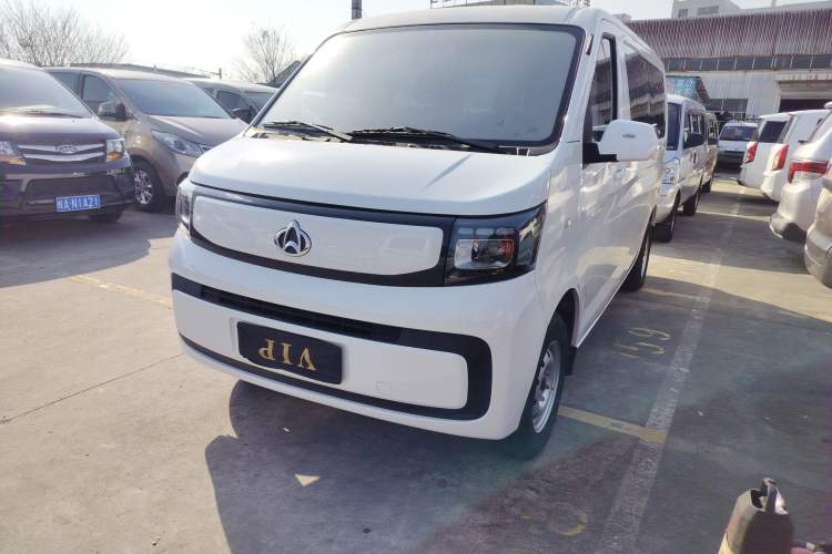 Used CHANGAN KAICHENG Ruixing EM60 2025 Passenger Version Comfort Edition 6 Seats 300 km Range Side-Hinged Doors Left Front Headlight