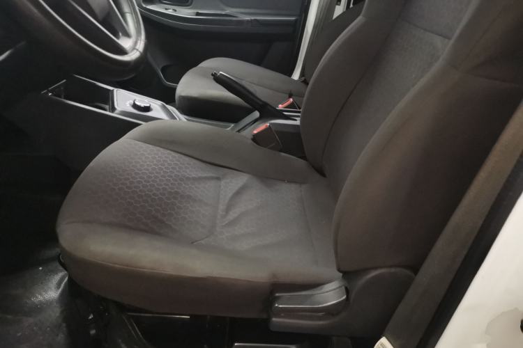 Used CHANGAN KAICHENG Ruixing EM60 2025 Passenger Version Comfort Edition 6 Seats 300 km Range Side-Hinged Doors Left Front Seat