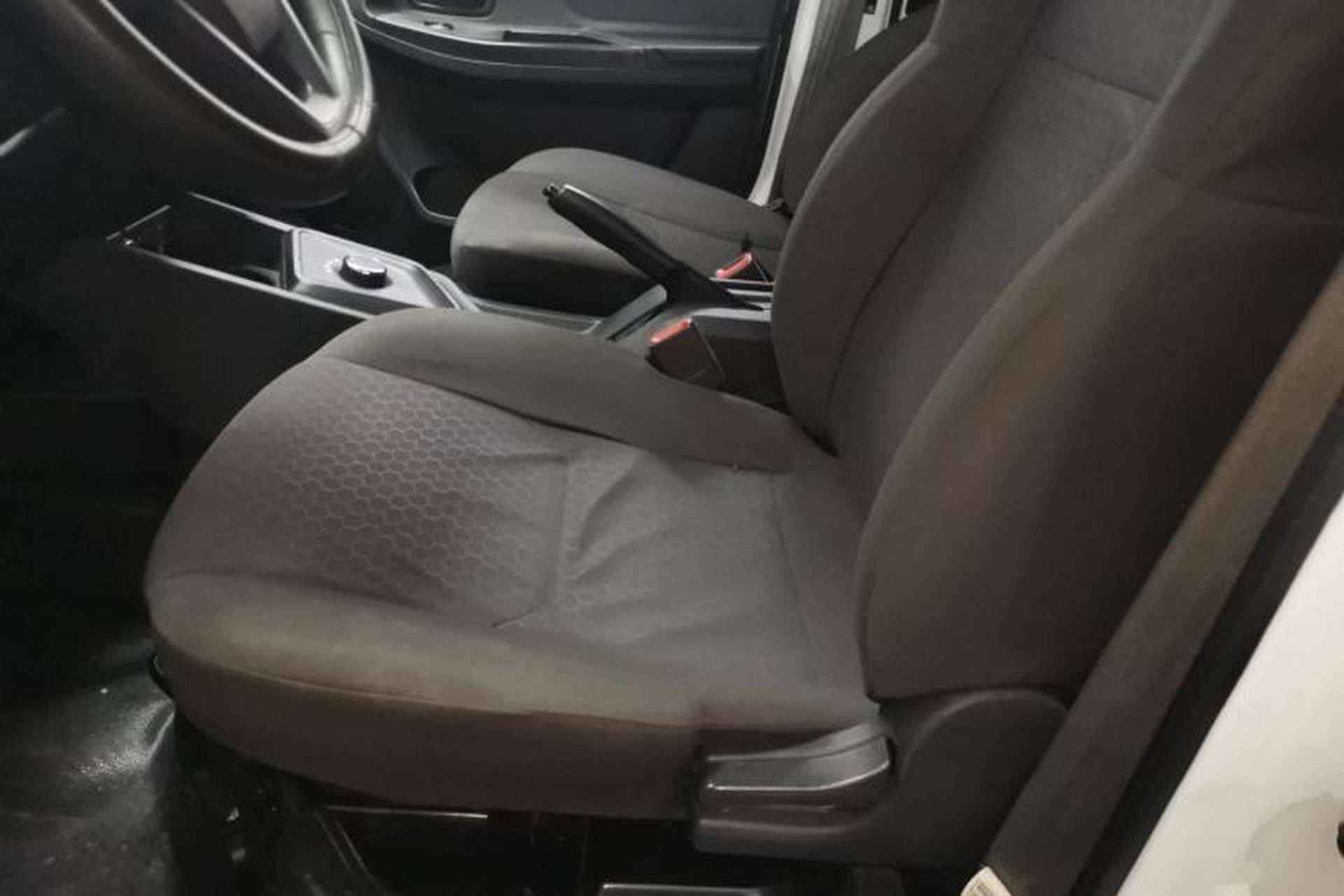 Used CHANGAN KAICHENG Ruixing EM60 2025 Passenger Version Comfort Edition 6 Seats 300 km Range Side-Hinged Doors Left Front Seat