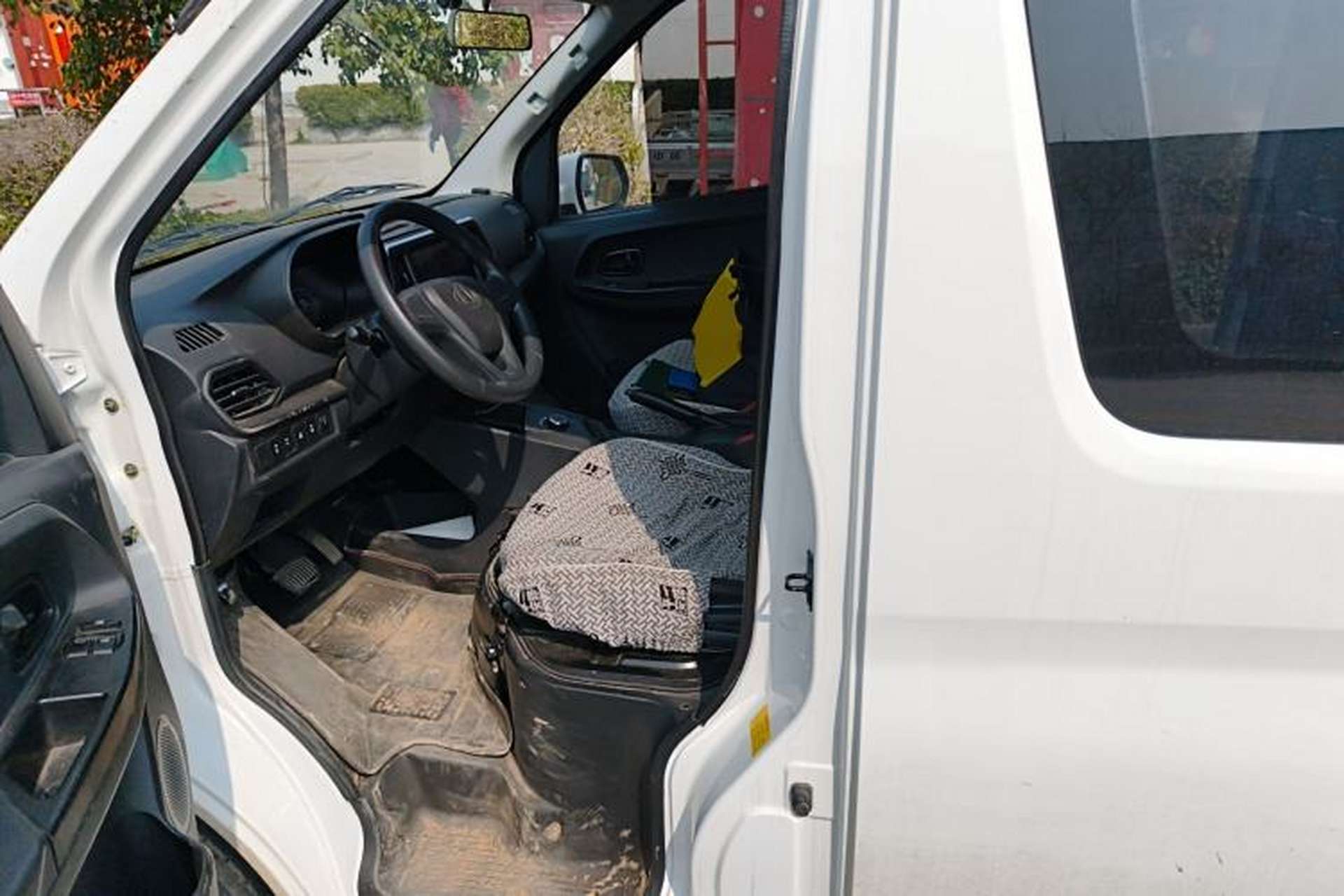 Used CHANGAN KAICHENG Ruixing EM60 2025 Passenger Version Comfort Edition 6 Seats 300 km Range Side-Hinged Doors Left Front Seat