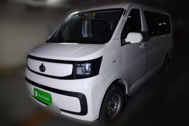 Used CHANGAN KAICHENG Ruixing EM60 2025 Passenger Version Comfort Model 7 Seats 300 km Range Liftback Door