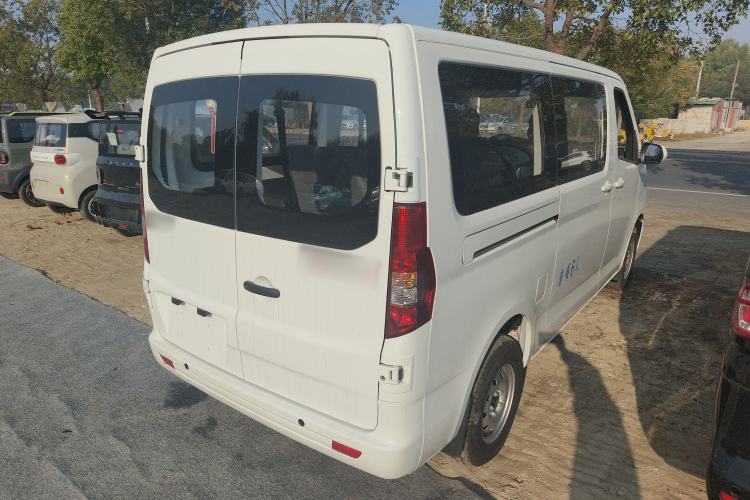 Used CHANGAN KAICHENG Ruixing EM60 2025 Passenger Version Comfort Edition 6 Seats 300 km Range Side-Hinged Doors Rear Right 45 Deg