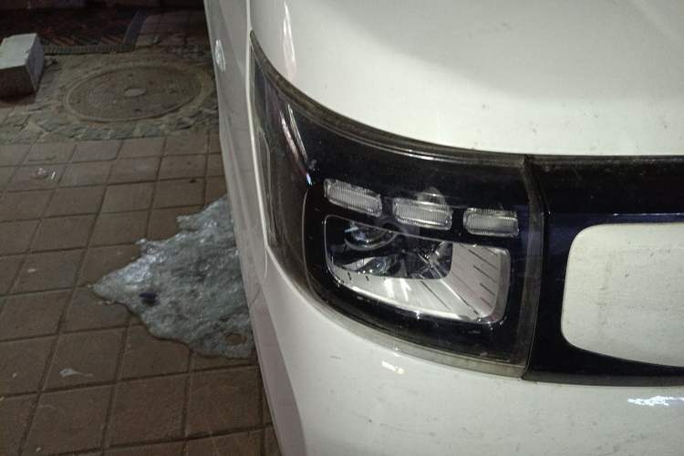 Used CHANGAN KAICHENG Ruixing EM60 2025 Passenger Version Comfort Edition 6 Seats 300 km Range Side-Hinged Doors Right Front Headlight