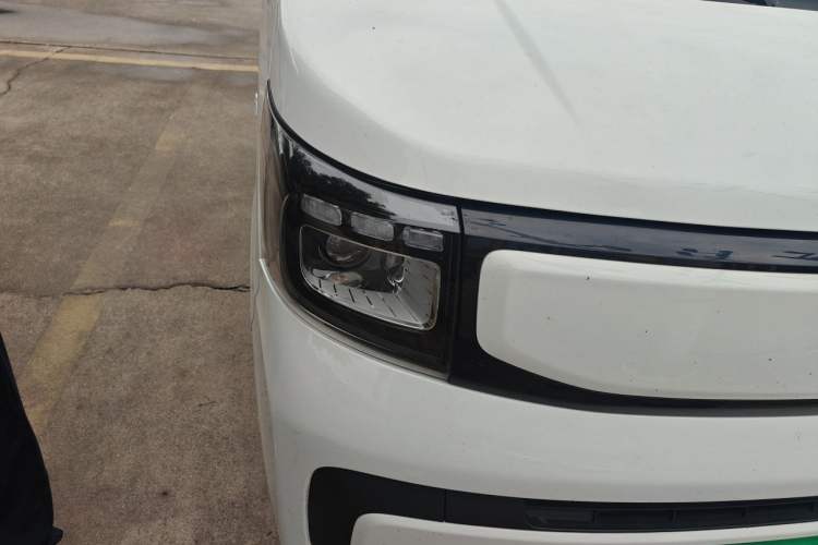 Used CHANGAN KAICHENG Ruixing EM60 2025 Passenger Version Comfort Edition 6 Seats 300 km Range Side-Hinged Doors Right Front Headlight