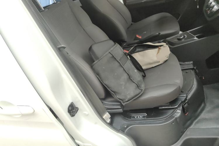Used CHANGAN KAICHENG Ruixing EM60 2025 Passenger Version Comfort Model 6 Seats 300 km Liftback Door Right Front Seat