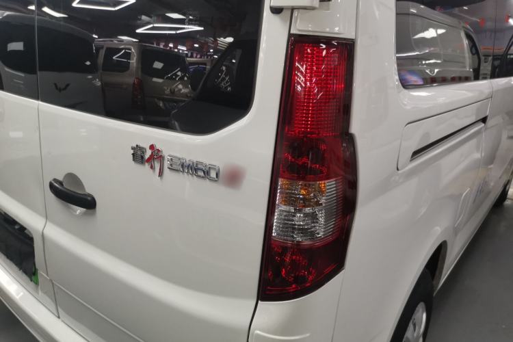 Used CHANGAN KAICHENG Ruixing EM60 2025 Passenger Version Comfort Edition 6 Seats 300 km Range Side-Hinged Doors Right Rear Taillight