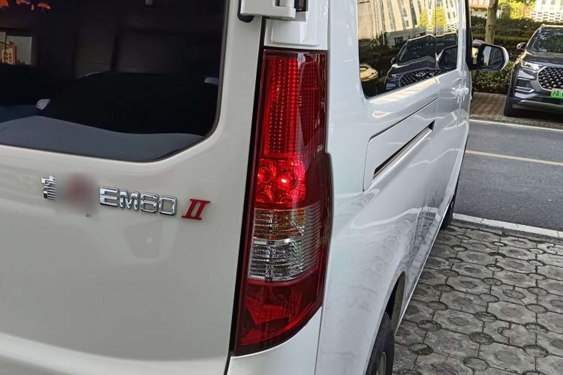 Used CHANGAN KAICHENG Ruixing EM60 2025 Passenger Version Comfort Edition 6 Seats 300 km Range Side-Hinged Doors Right Rear Taillight