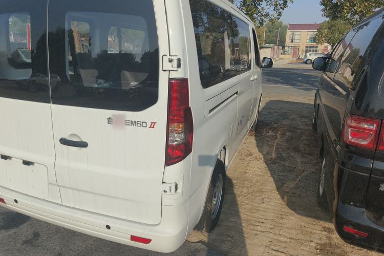 Used CHANGAN KAICHENG Ruixing EM60 2025 Passenger Version Comfort Edition 6 Seats 300 km Range Side-Hinged Doors Right Rear Taillight