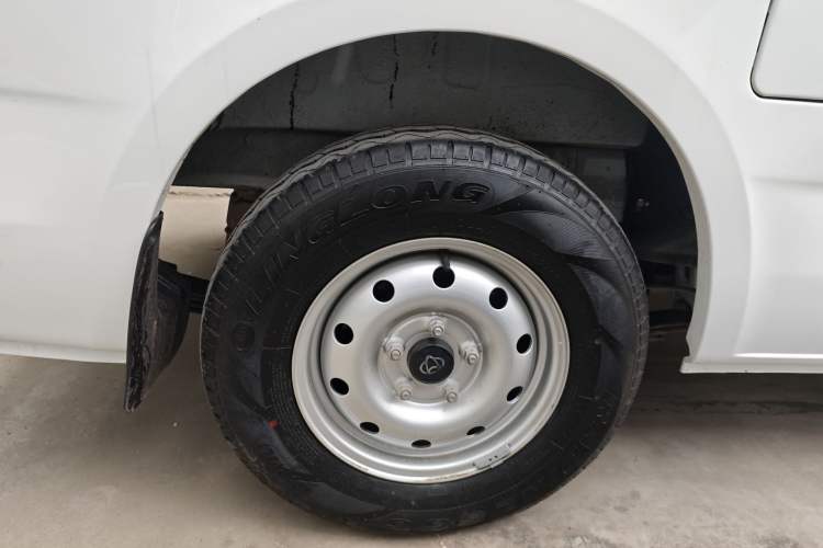 Used CHANGAN KAICHENG Ruixing EM60 2025 Model, Passenger Version—Comfortable Type, 6 Seats, 240 km, Side Doors, 60 kW Right Rear Wheel Hub