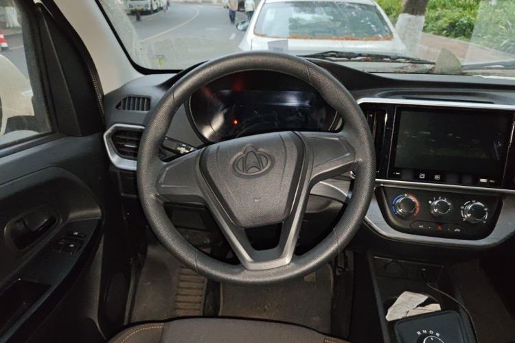Used CHANGAN KAICHENG Ruixing EM60 2025 Passenger Version Comfort Model 6 Seats 300 km Liftback Door Steering Wheel