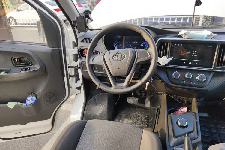 Used CHANGAN KAICHENG Ruixing EM60 2025 Passenger Version Comfort Edition 6 Seats 300 km Range Side-Hinged Doors Steering Wheel