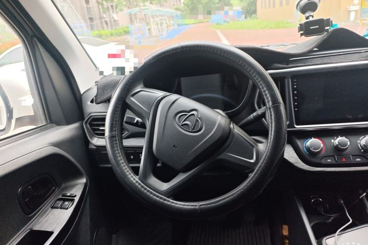 Used CHANGAN KAICHENG Ruixing EM60 2025 Passenger Version Comfort Edition 6 Seats 300 km Range Side-Hinged Doors Steering Wheel