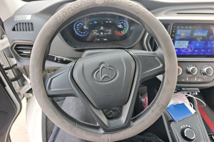 Used CHANGAN KAICHENG Ruixing EM60 2025 Passenger Version Comfort Model 6 Seats 300 km Liftback Door Steering Wheel