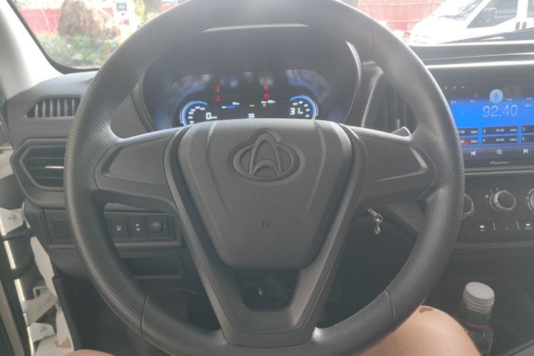 Used CHANGAN KAICHENG Ruixing EM60 2025 Passenger Version Comfort Model 7 Seats 300 km Range Liftback Door Steering Wheel