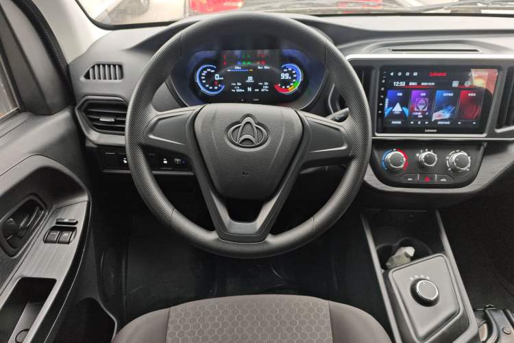 Used CHANGAN KAICHENG Ruixing EM60 2025 Model, Passenger Version—Comfortable Type, 6 Seats, 240 km, Side Doors, 60 kW Steering Wheel
