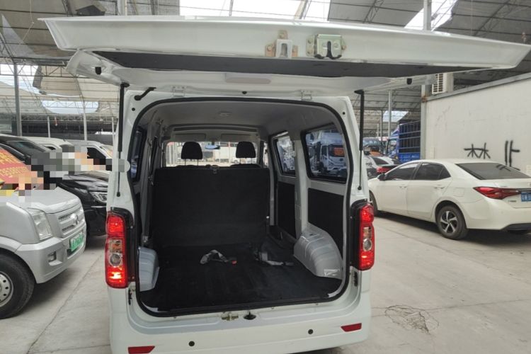 Used CHANGAN KAICHENG Ruixing EM60 2025 Passenger Version Comfort Model 6 Seats 300 km Liftback Door Trunk
