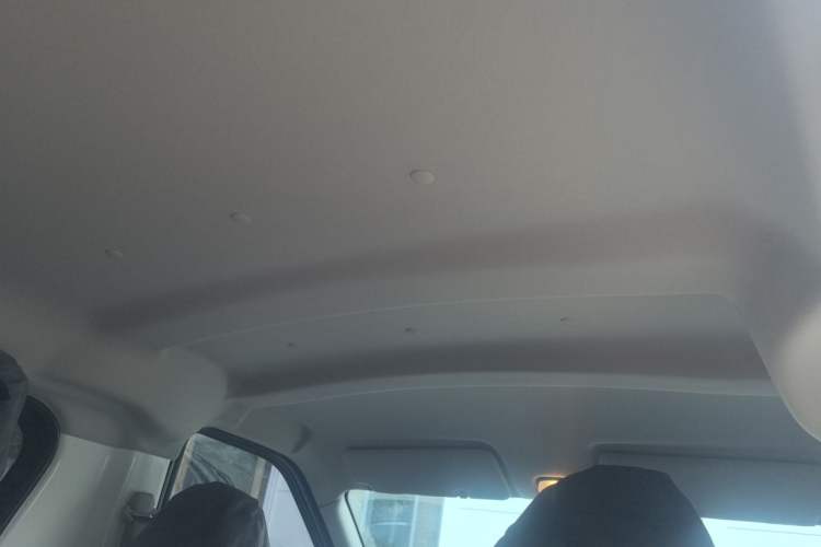Used CHANGAN KAICHENG Ruixing EM60 2026 Model Comfort 7-seater 320 km, Gullwing Doors Headliner