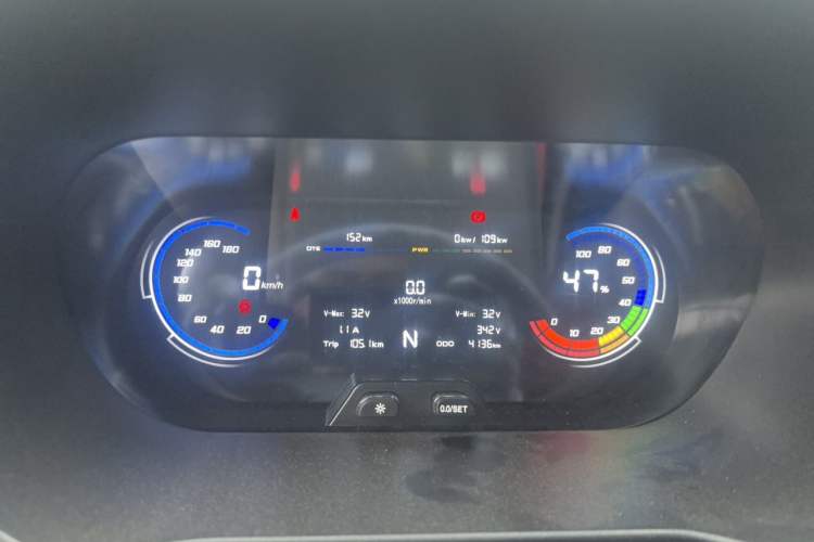 Used CHANGAN KAICHENG Ruixing EM60 2026 Model Comfort 7-seater 320 km, Gullwing Doors Instrument Cluster