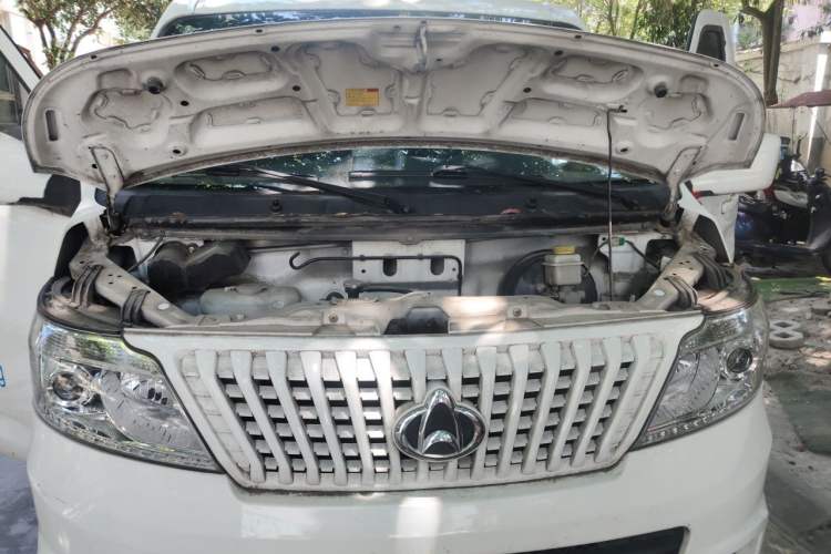 Used CHANGAN KAICHENG Ruixing EM80 2018 Flat Roof with Liftgate 2 Seats 48.4 kWh Engine Bay