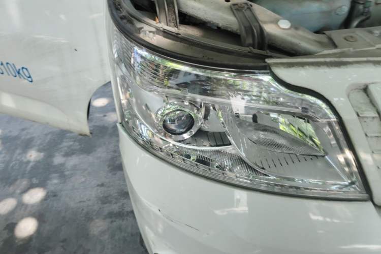 Used CHANGAN KAICHENG Ruixing EM80 2018 Flat Roof with Liftgate 2 Seats 48.4 kWh Right Front Headlight