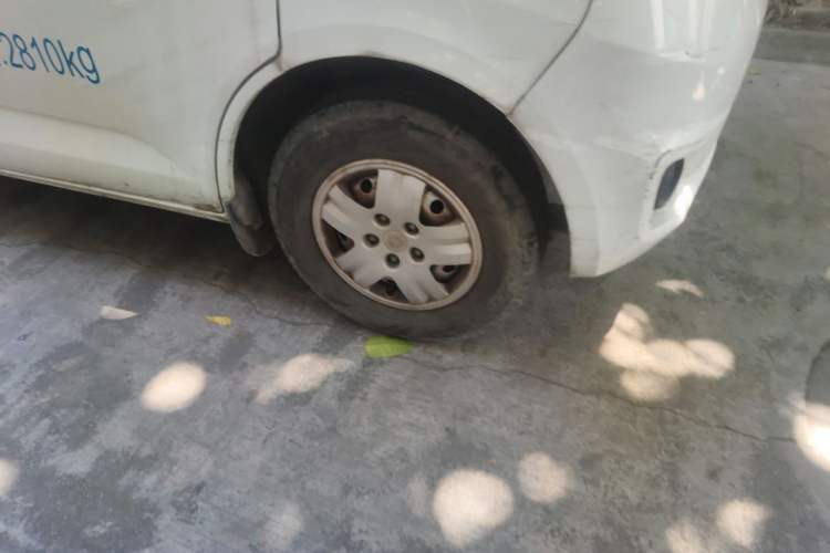 Used CHANGAN KAICHENG Ruixing EM80 2018 Flat Roof with Liftgate 2 Seats 48.4 kWh Right Front Wheel Hub