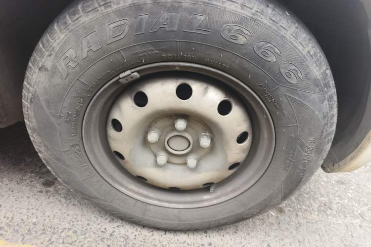 Used CHANGAN KAICHENG Ruixing EM80 2019 Flat Roof with Liftgate 2 Seats 48.4 kWh Right Front Wheel Hub