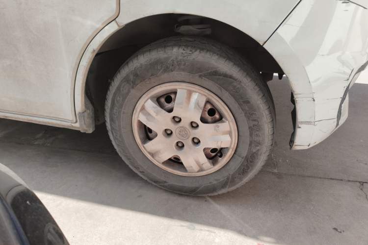 Used CHANGAN KAICHENG Ruixing EM80 2020 High-Roof Double-Door 2-Seater 41.86 kWh Right Front Wheel Hub