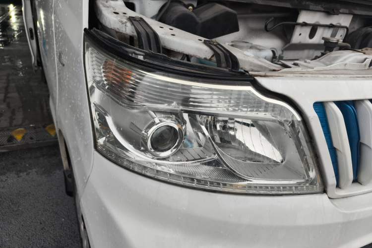 Used CHANGAN KAICHENG Ruixing EM80 2022 Flat Roof with Liftgate 2 Seats 60kW 41.86kWh Exterior 6