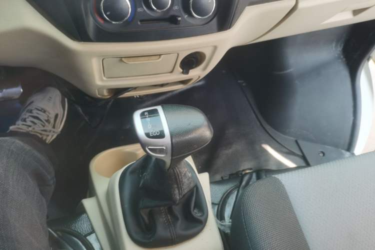 Used CHANGAN KAICHENG Ruixing EM80 2022 Flat-Top Side-Hinged Doors 7 Seats 41.86 kWh Gear Lever