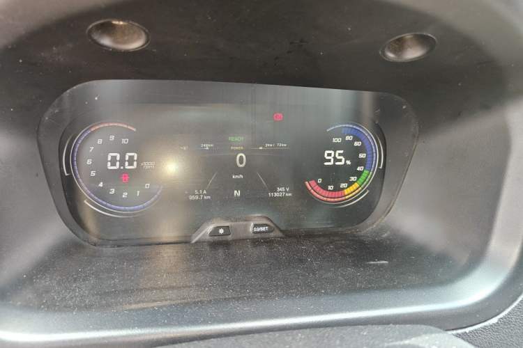 Used CHANGAN KAICHENG Ruixing EM80 2022 Flat Roof with Liftgate 2 Seats 60kW 41.86kWh Instrument Cluster