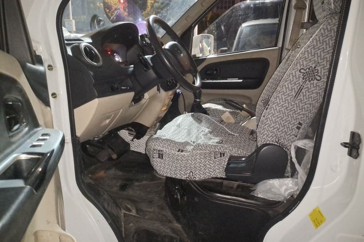 Used CHANGAN KAICHENG Ruixing EM80 2022 Flat Roof with Liftgate 2 Seats 60kW 41.86kWh Left Front Seat