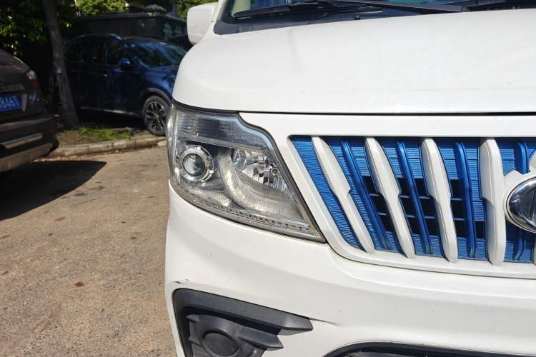 Used CHANGAN KAICHENG Ruixing EM80 2022 Flat Roof with Liftgate 2 Seats 60kW 41.86kWh Right Front Headlight