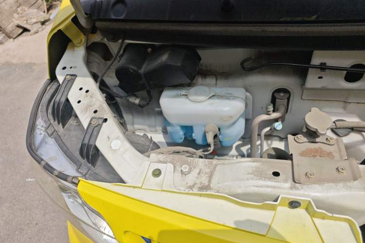 Used CHANGAN KAICHENG Ruixing EM80 2023 EM80 Ⅱ Side-Hinged 2-Seat Base Model Engine Bay Right